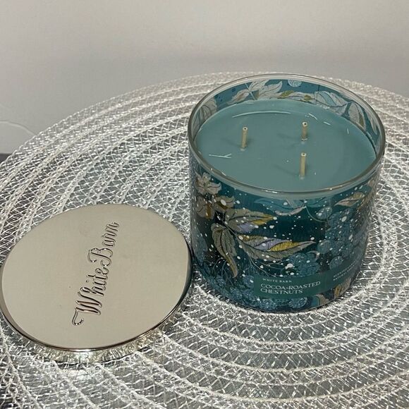 BBW White Barn Cocoa Roasted Chestnuts 3 Wick Candle NWT - Picture 2 of 4